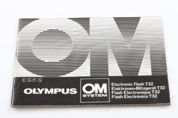 Olympus T-32 Blitzgerät Bedienungsanleitung (En/De/Fr/Es)