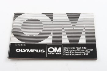 Olympus T-32 Blitzgerät Bedienungsanleitung (En/De/Fr/Es)