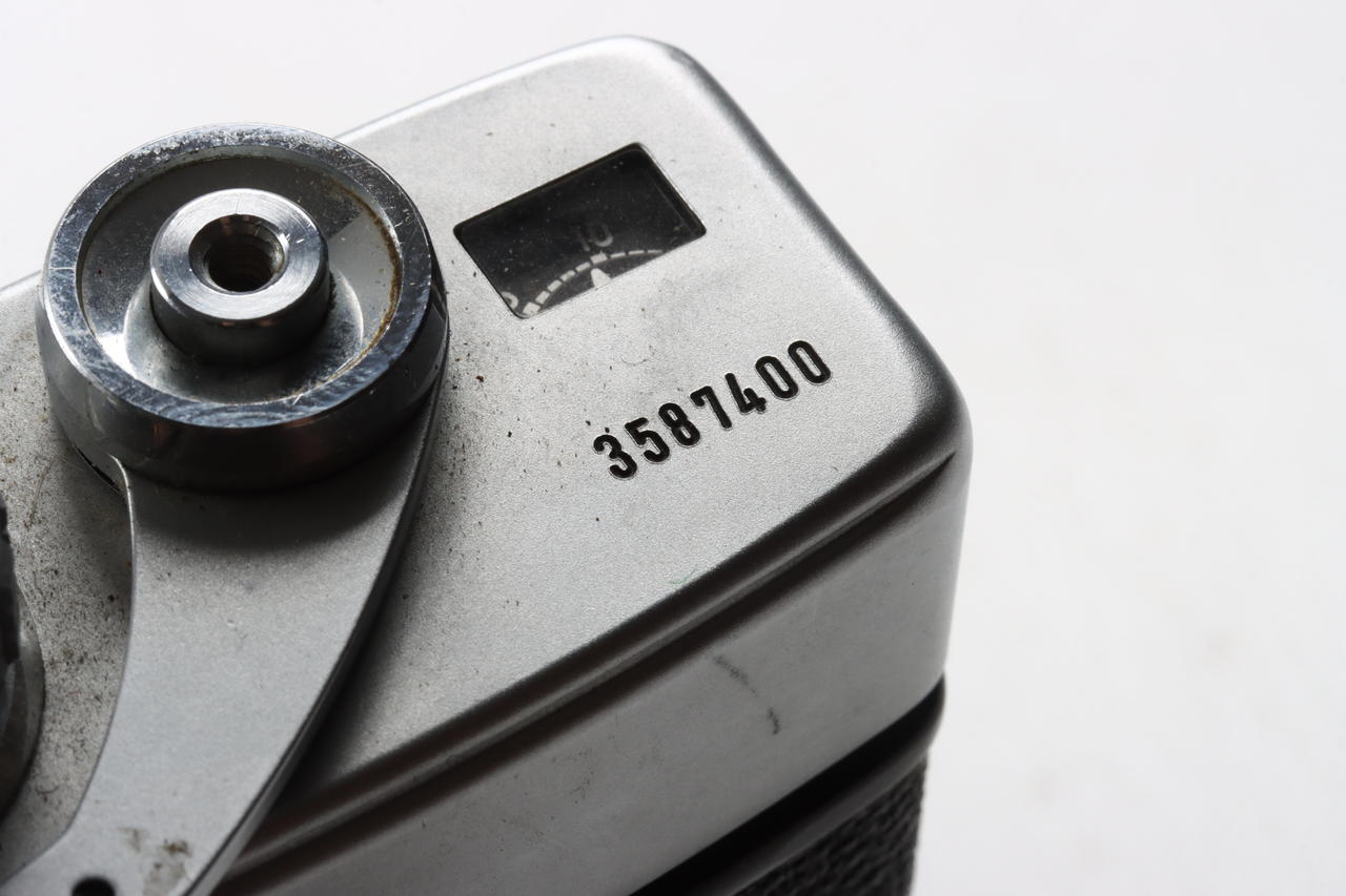 Minolta SR-T 101 mit MC Rokkor PF 50mm f/1,7 - #3587400