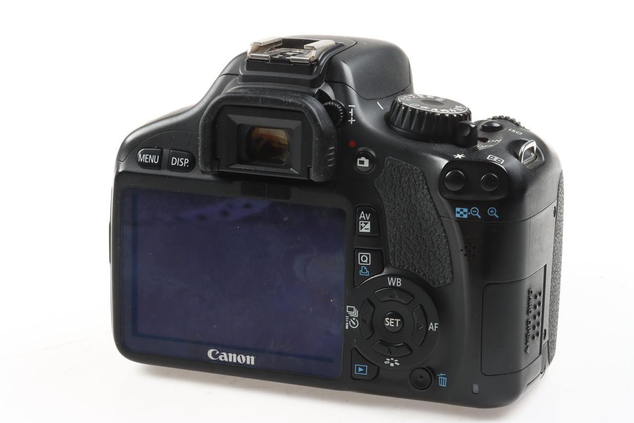 Canon EOS 550D mit EF-S 18-55mm f/3,5-5,6 IS II - #1633910357