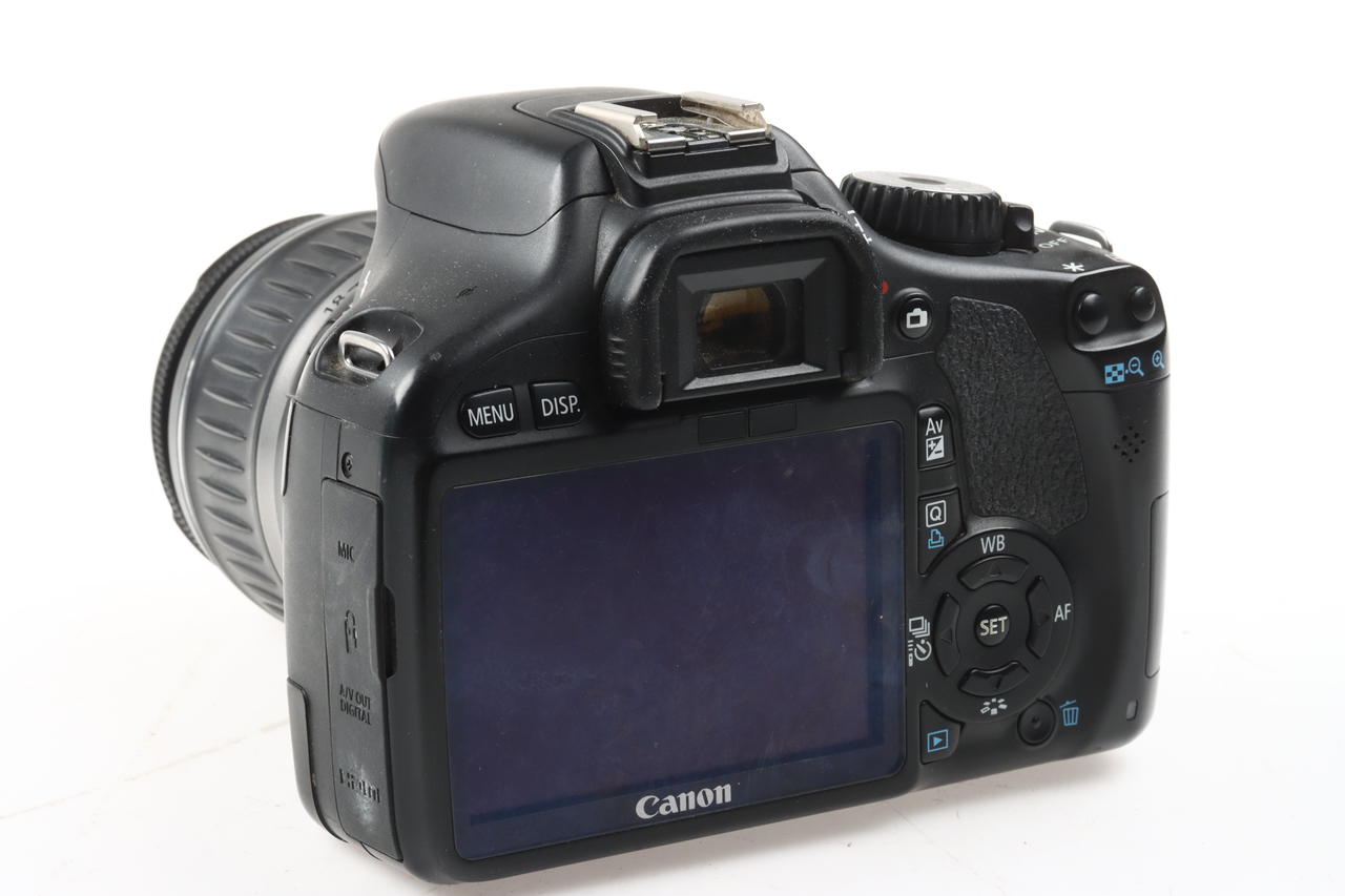 Canon EOS 550D mit EF-S 18-55mm f/3,5-5,6 IS II - #1633910357