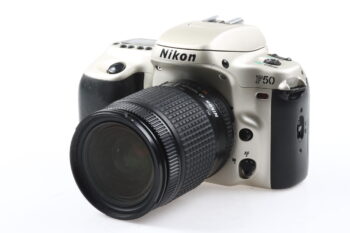 Nikon F50 mit AF 28-80mm f/3,5-5,6 D - #299976