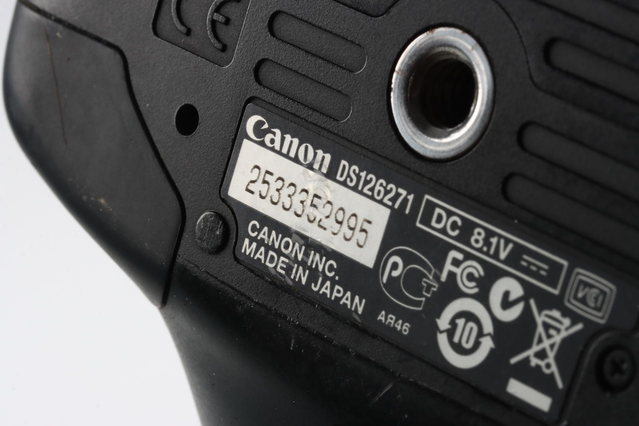 Canon EOS 550D mit EF-S 18-55mm f/3,5-5,6 IS II - #2533352995