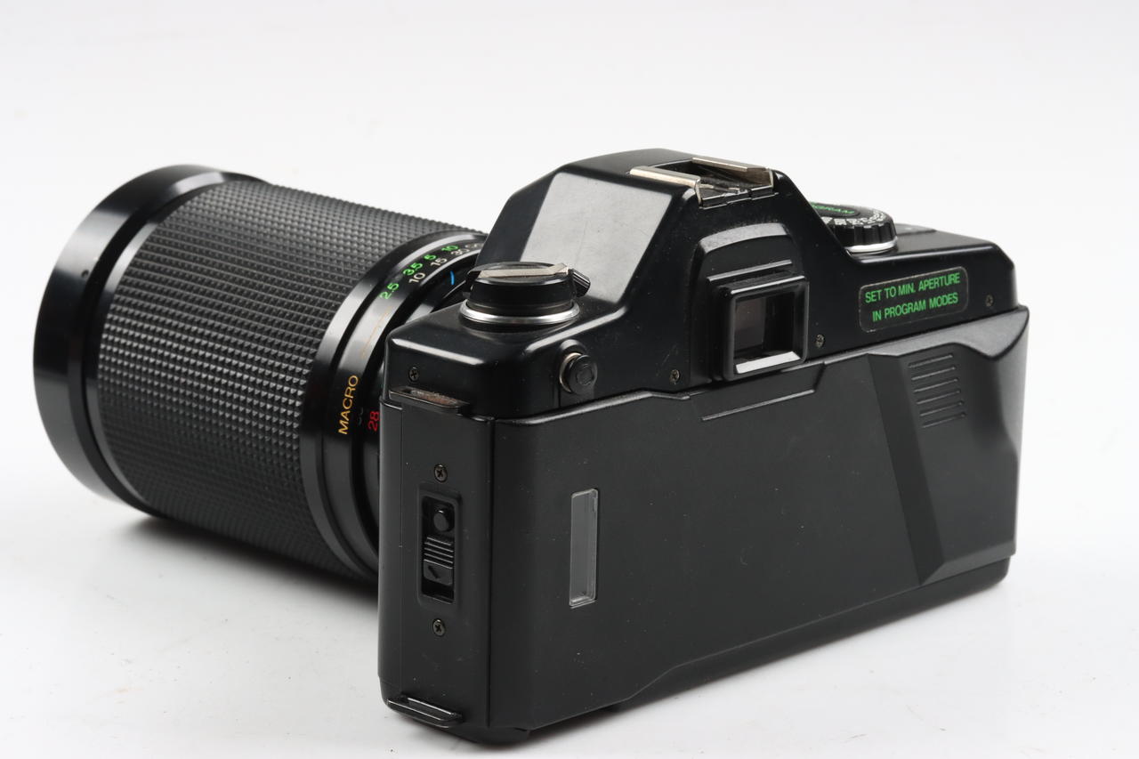 Yashica 107 Multi Program mit Koboron 28-200mm f/3,5-5,3 - #5009099