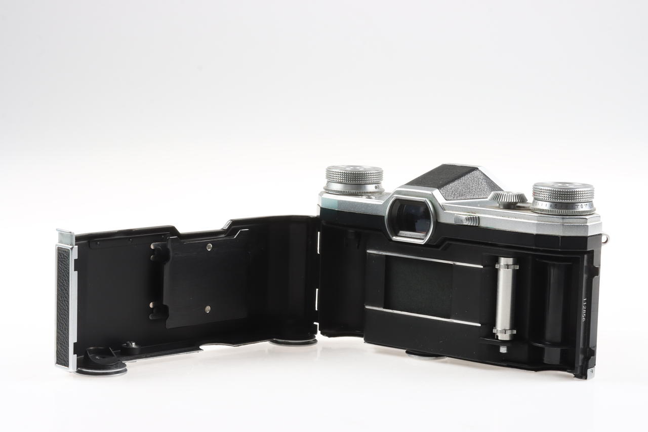 Zeiss Ikon Contax F mit Tessar 50mm f/2,8 - #5088880