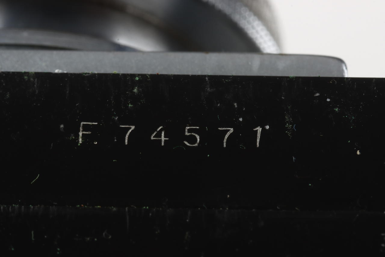 Zeiss Ikon CONTAX III mit Tessar 5cm f/3,5 - #F74571
