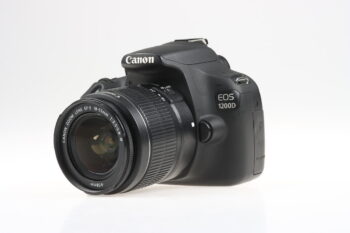 Canon EOS 1200D mit EF-S 18-55mm f/3,5-5,6 III - #223074133700