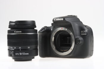 Canon EOS 1200D mit EF-S 18-55mm f/3,5-5,6 III - #223074133700