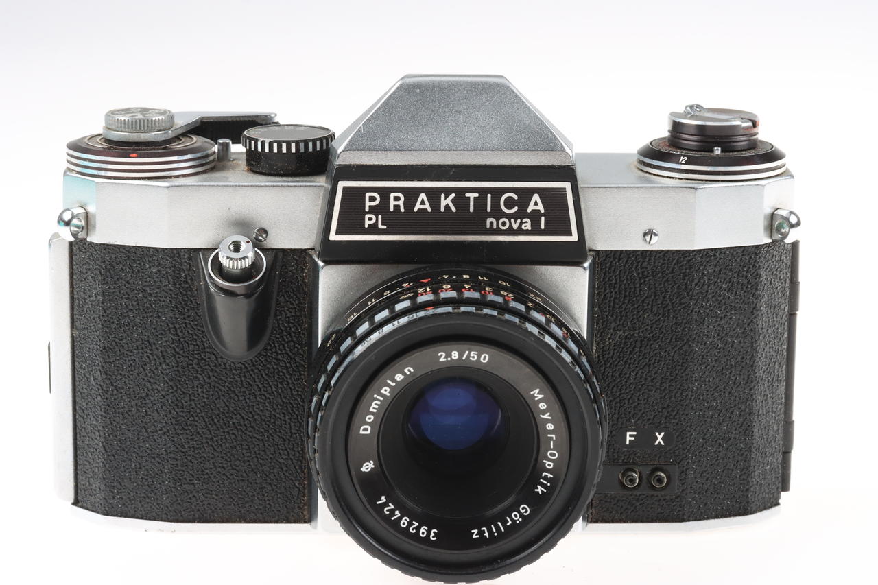 Praktica PL Nova I mit Domiplan 50mm f/2,8 - #3939424
