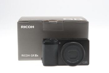 Ricoh GR IIIX Premium Kompaktkamera - #4QCXZ100A