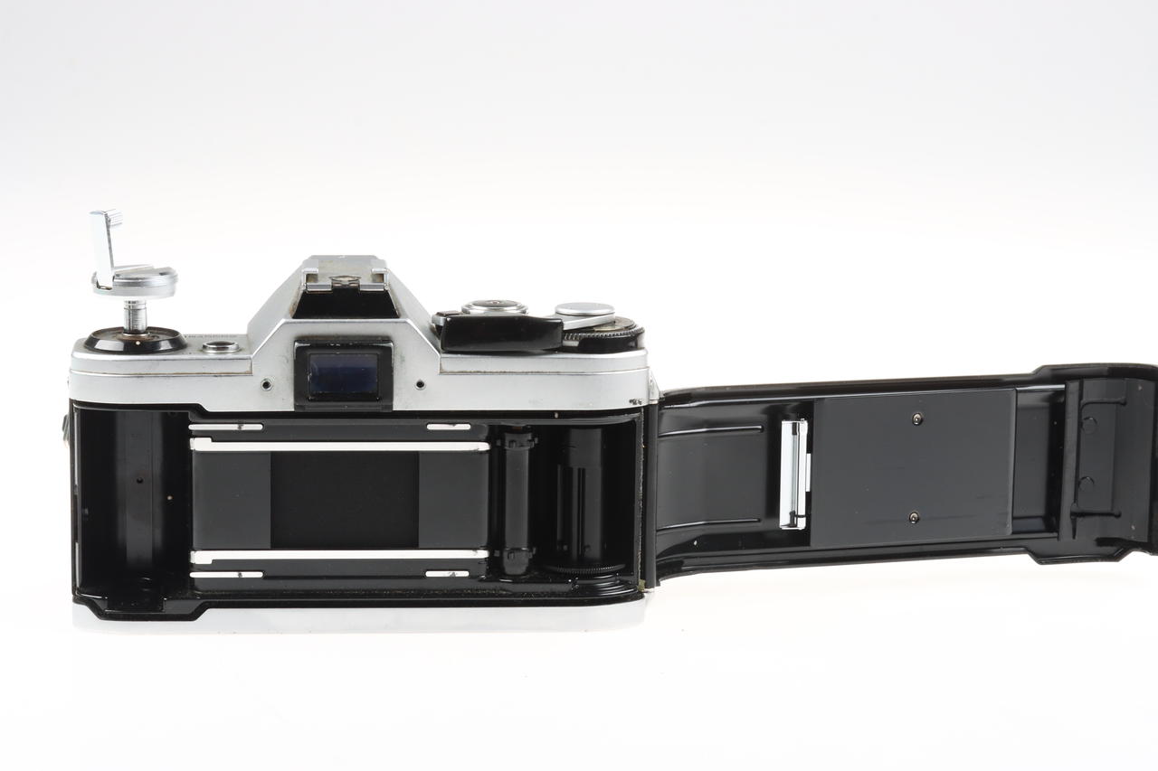 Canon AE-1 Gehäuse mit FD 50mm f/1,8 S.C. - #1845552