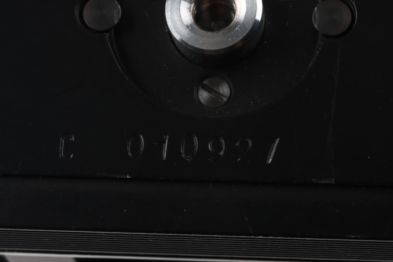 Ihagee Exa 1c mit Pentacon Auto 50mm f/1,8 - #010927