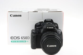 Canon EOS 650D mit EF-S 18-135mm f/3,5-5,6 IS STM - #063033033309