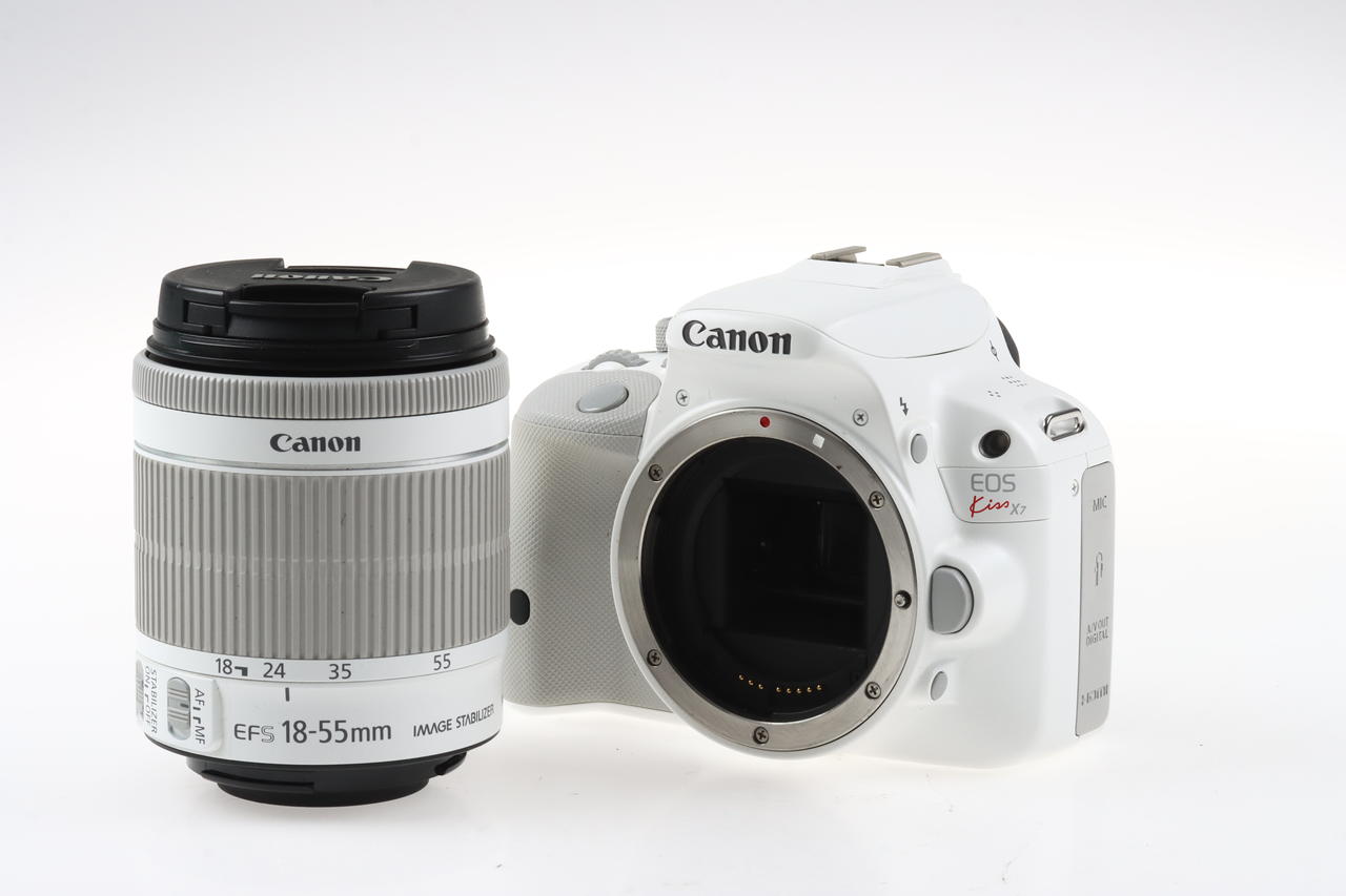 Canon EOS Kiss K7 mit EF-S 18-55mm (EOS 100D) - #151063004511