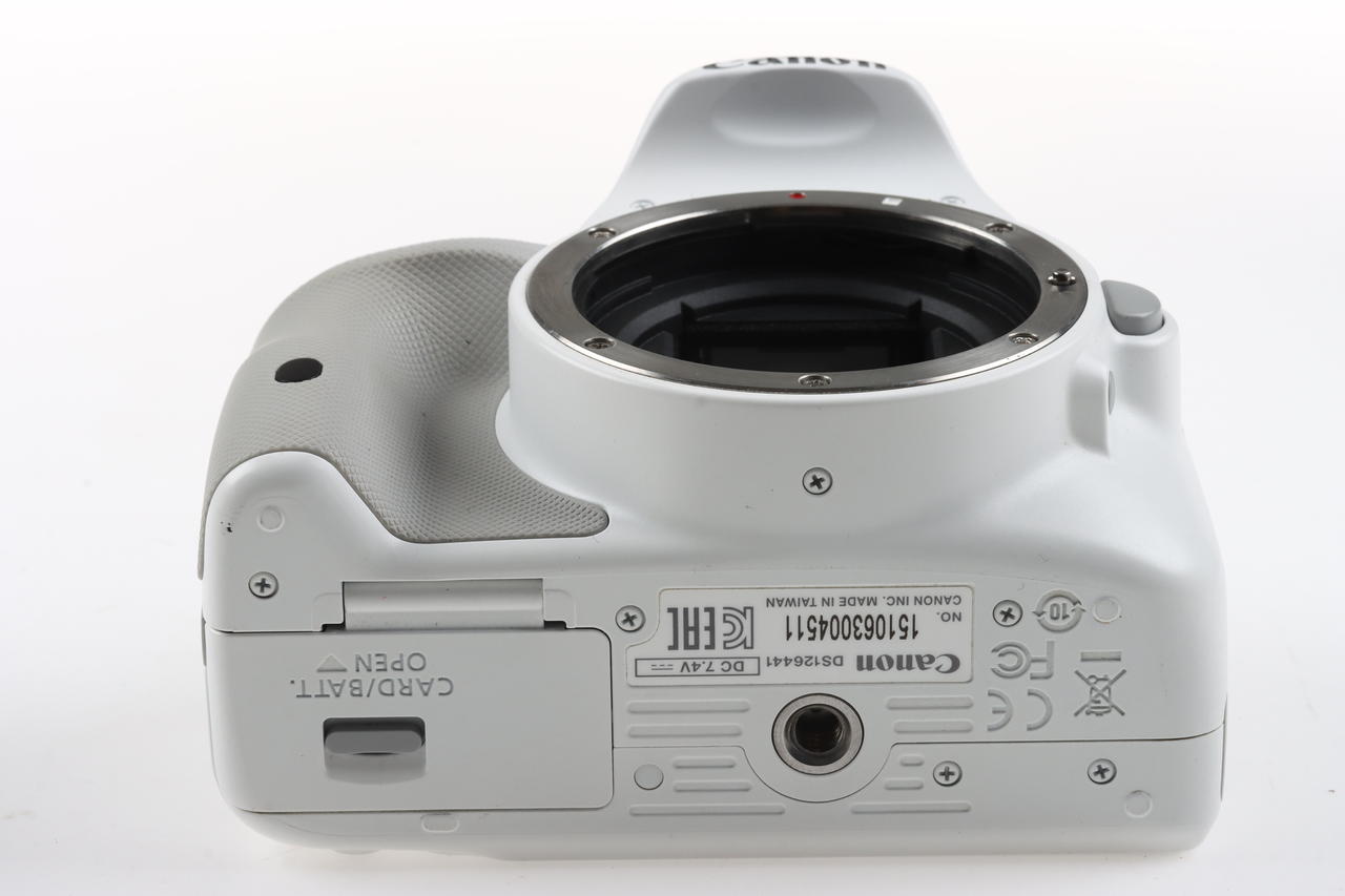 Canon EOS Kiss K7 mit EF-S 18-55mm (EOS 100D) - #151063004511