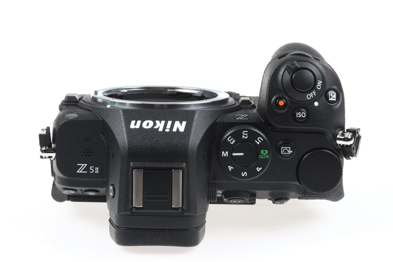Nikon Z 5 II Gehäuse mit 24-70mm f/4,0 - #6025830