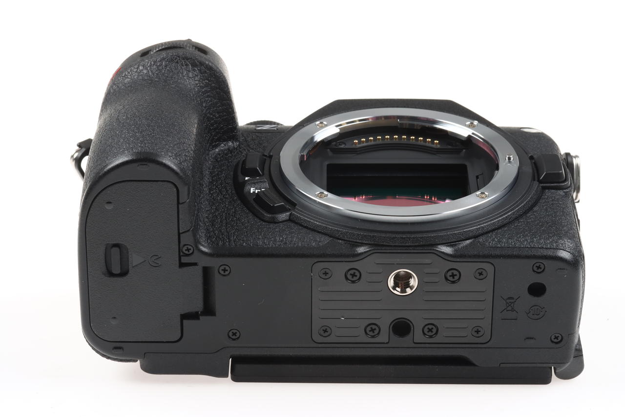 Nikon Z 5 II Gehäuse mit 24-70mm f/4,0 - #6025830