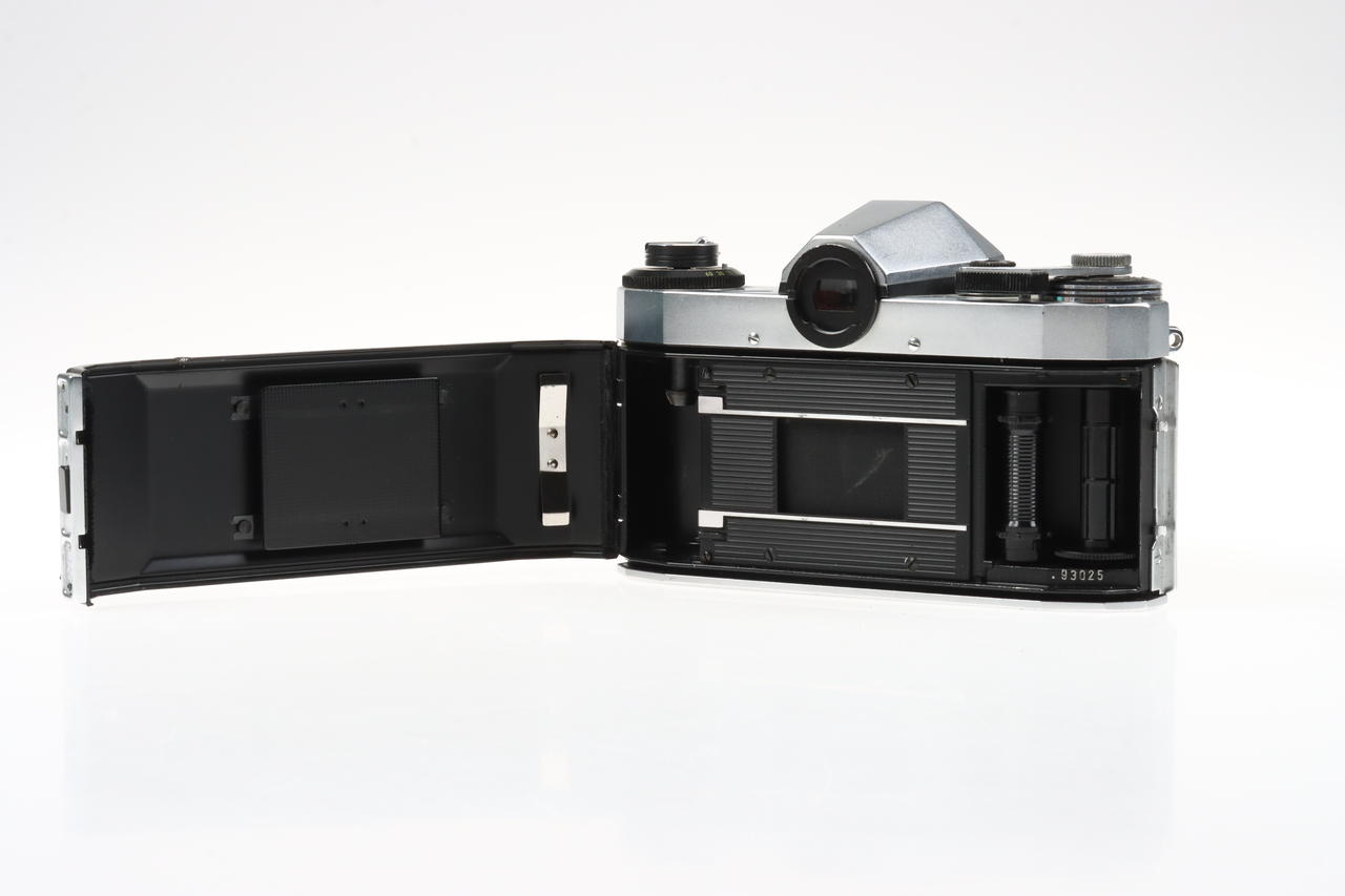 Praktica Nova B mit Oreston 50mm 1,8 - #93025