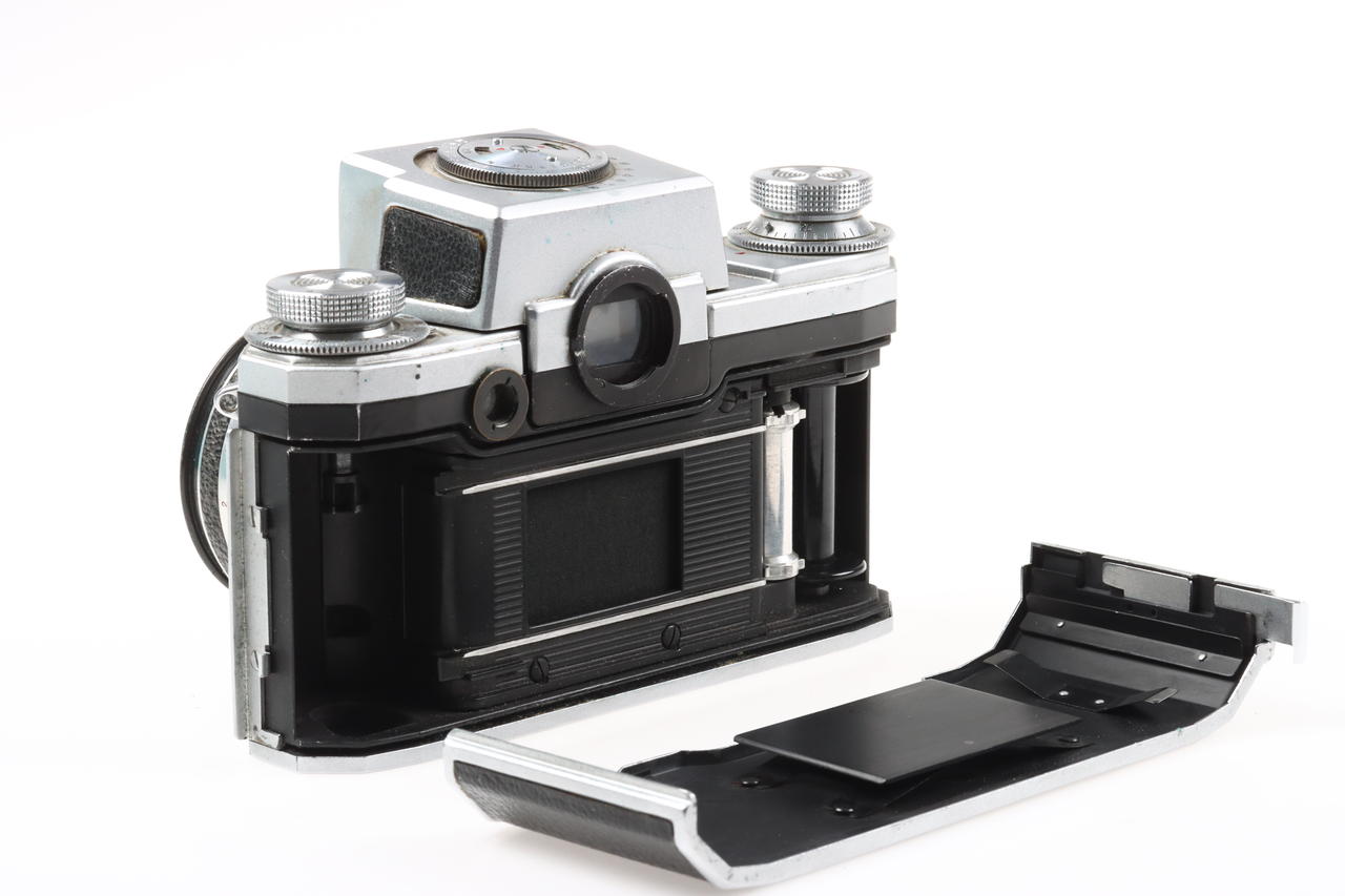 Praktica Praktina II A mit Jena Tessar 50mm f/2,8 - #101476