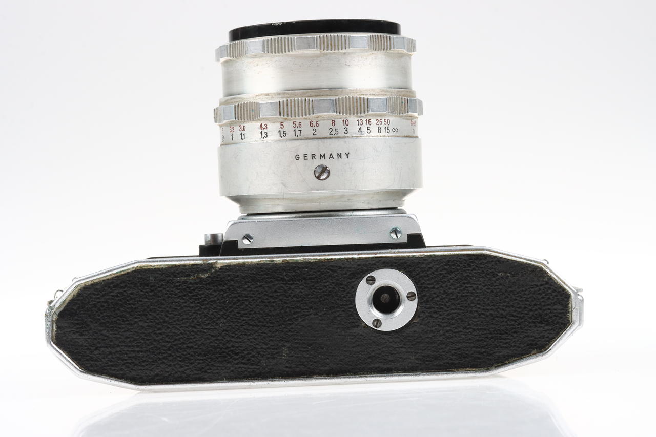 Praktica FX 2 mit Zeiss Jena 50mm f/2,8 Tessar - #259305
