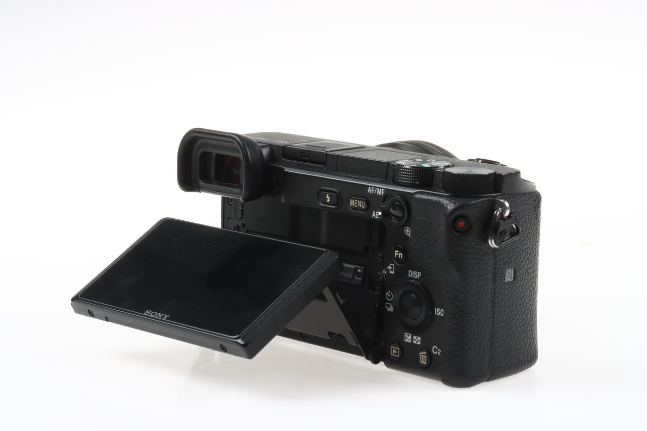 Sony Alpha 6400 mit E PZ 16-50mm OSS - #4874046