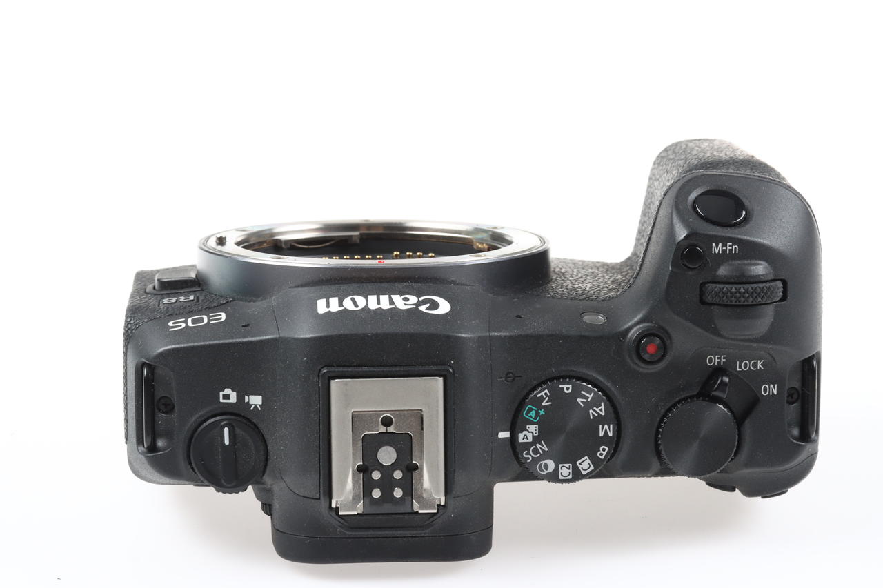 Canon EOS R8 mit RF 24-50mm f/4,5-6,3 IS STM - #113022006399