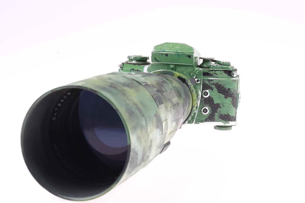 Ihagee Varex IIa mit Ennalyt 400mm f/4,5 in Tarnlakierung